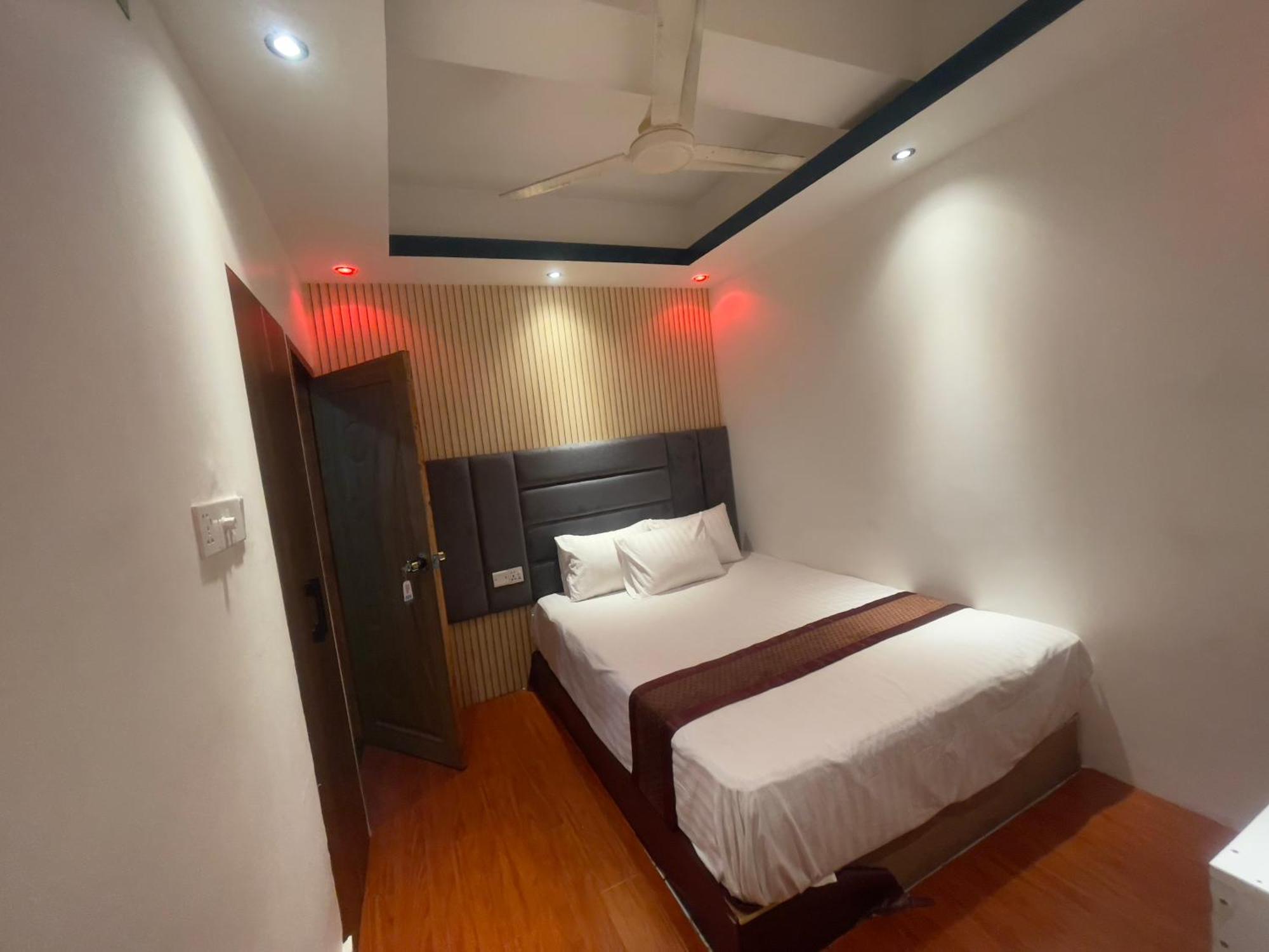 Rezala Restaurant And Residence Dhaka Exterior photo